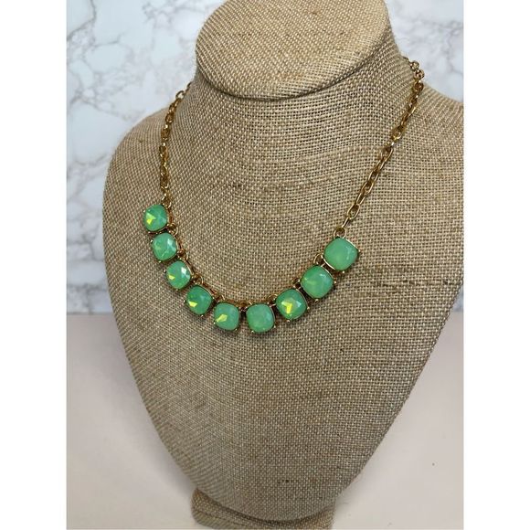 Express Statement Necklace Gold Tone Iridescent Green stones - Picture 2 of 4